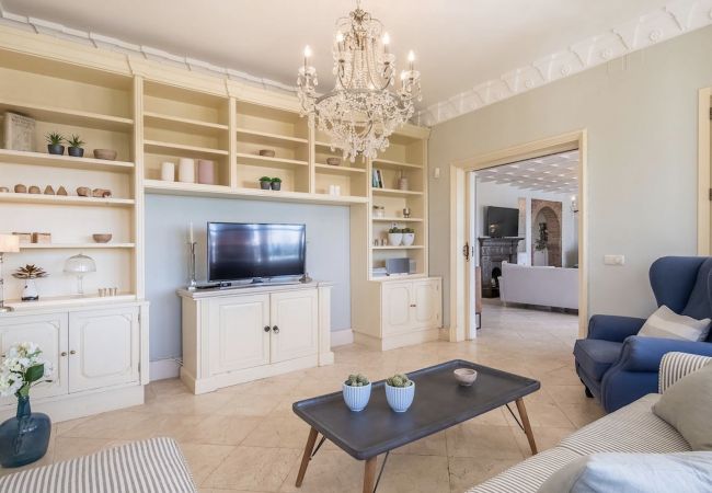 Villa in Marbella -  Villa La Mansion (R2508653) Villa in Marbella -  Villa La Mansion (R2508653)