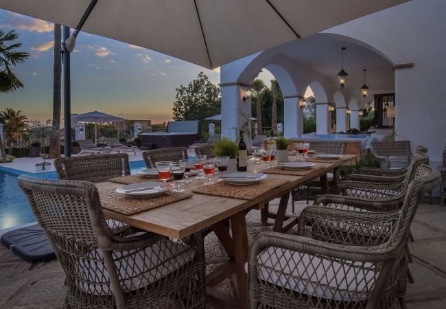 Villa in Marbella -  Villa La Mansion (R2508653) Villa in Marbella -  Villa La Mansion (R2508653)