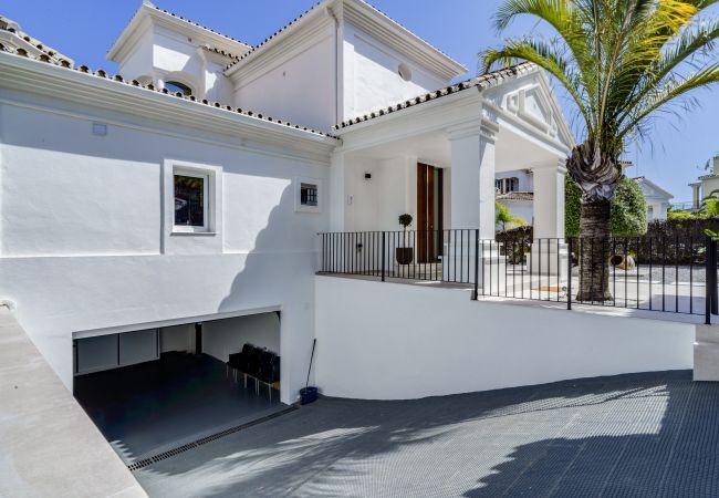 Villa in Nueva andalucia -  Villa La Petanque (R2739026) Villa in Nueva andalucia -  Villa La Petanque (R2739026)