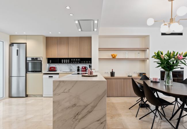 Rijhuis in Marbella - Casa Sunshine (R4355587) Rijhuis in Marbella - Casa Sunshine (R4355587)