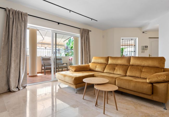 Rijhuis in Marbella - Casa Sunshine (R4355587) Rijhuis in Marbella - Casa Sunshine (R4355587)