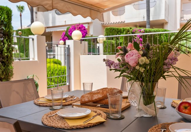 Rijhuis in Marbella - Casa Sunshine (R4355587) Rijhuis in Marbella - Casa Sunshine (R4355587)