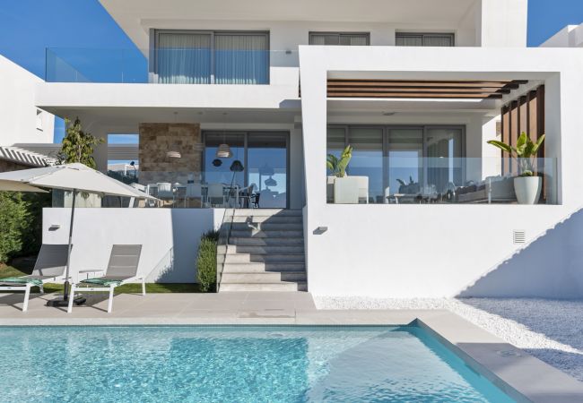Villa/Dettached house in Marbella -  Villa Riva (R3930610)