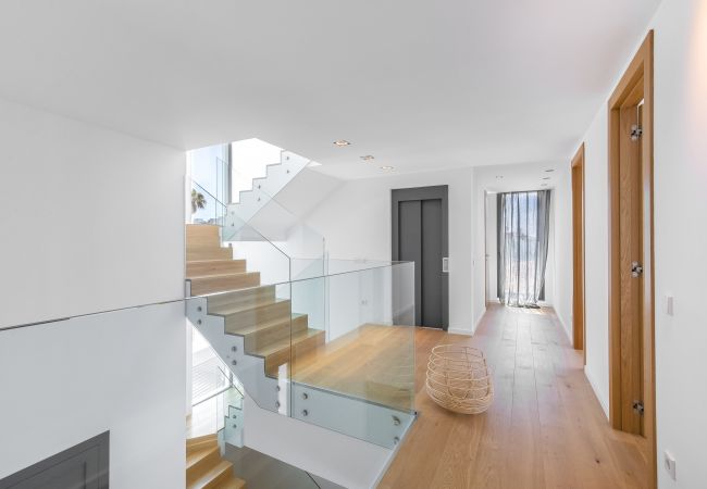 Villa in Marbella -  Frontline Beach Costabella (R2576927) Villa in Marbella -  Frontline Beach Costabella (R2576927)