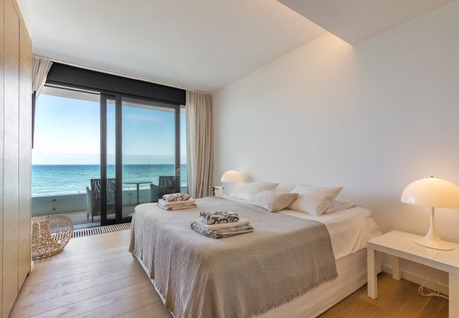 Villa in Marbella -  Frontline Beach Costabella (R2576927) Villa in Marbella -  Frontline Beach Costabella (R2576927)