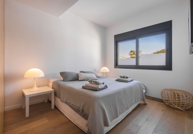 Villa in Marbella -  Frontline Beach Costabella (R2576927) Villa in Marbella -  Frontline Beach Costabella (R2576927)