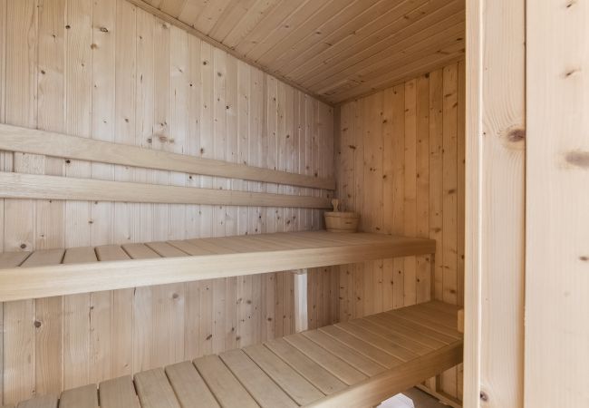 Villa in Marbella -  Frontline Beach Costabella (R2576927) Villa in Marbella -  Frontline Beach Costabella (R2576927)