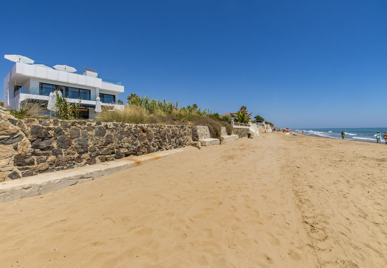 Villa in Marbella -  Frontline Beach Costabella (R2576927)