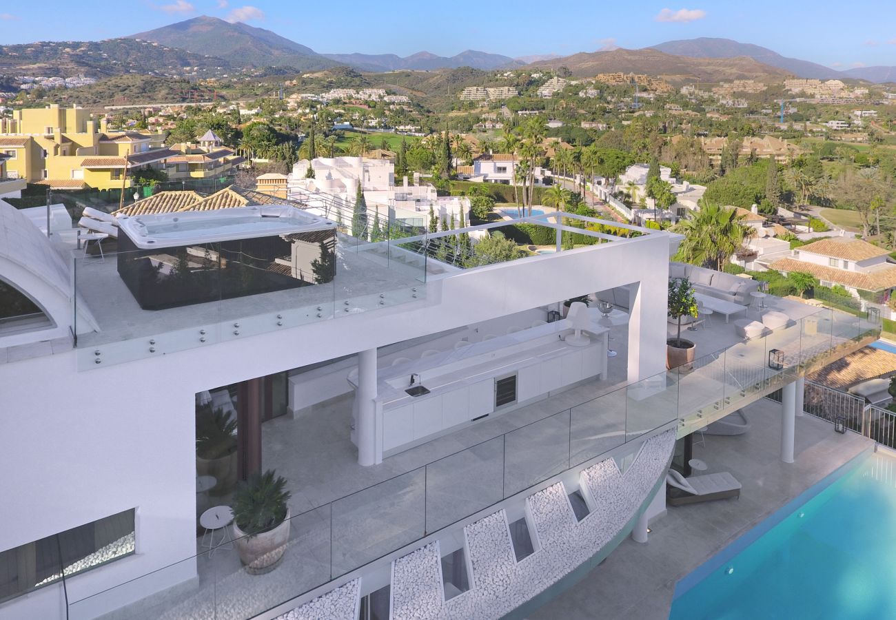 Villa in Marbella -  Villa Blanca (R2835011)