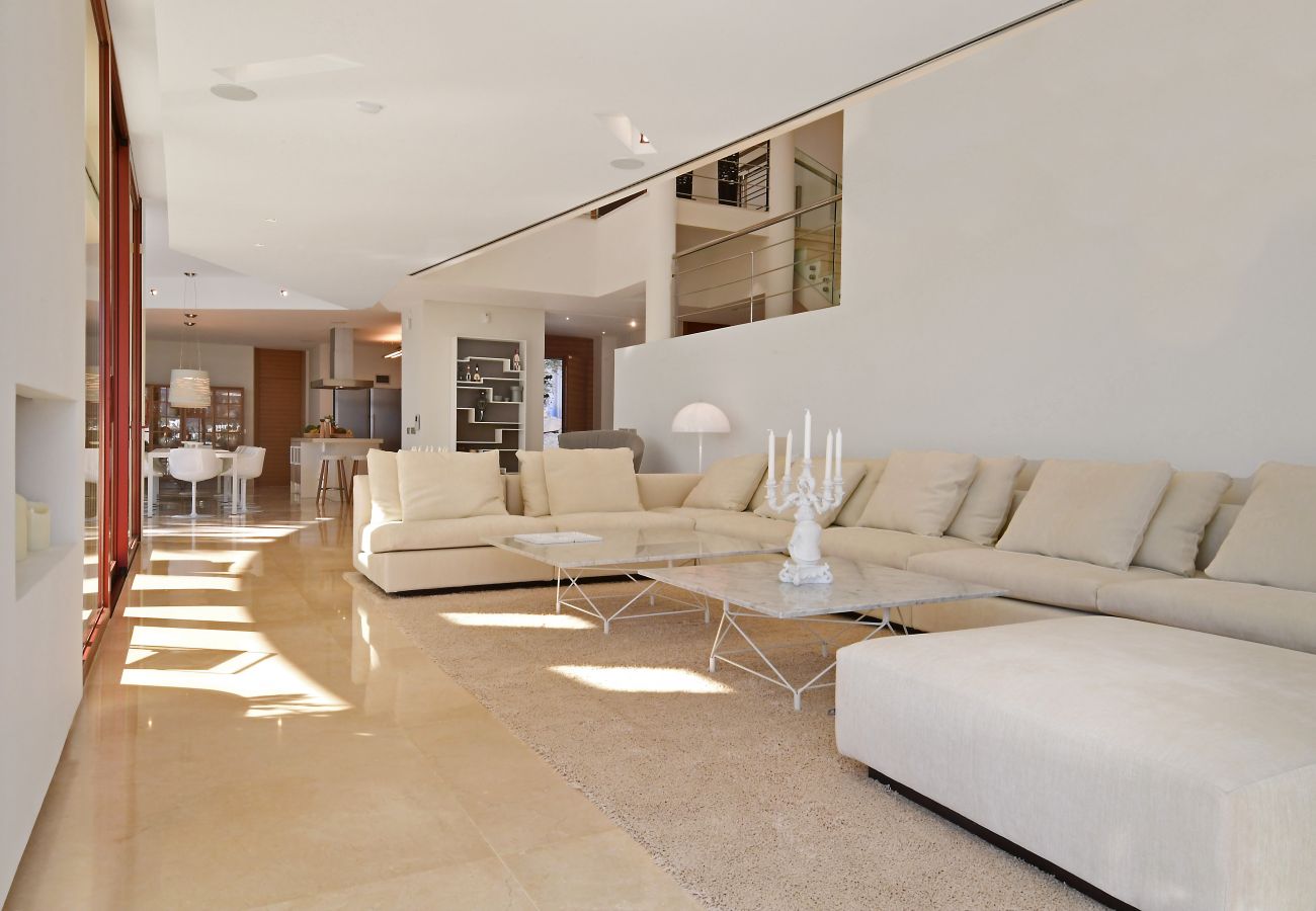 Villa in Marbella -  Villa Blanca (R2835011)