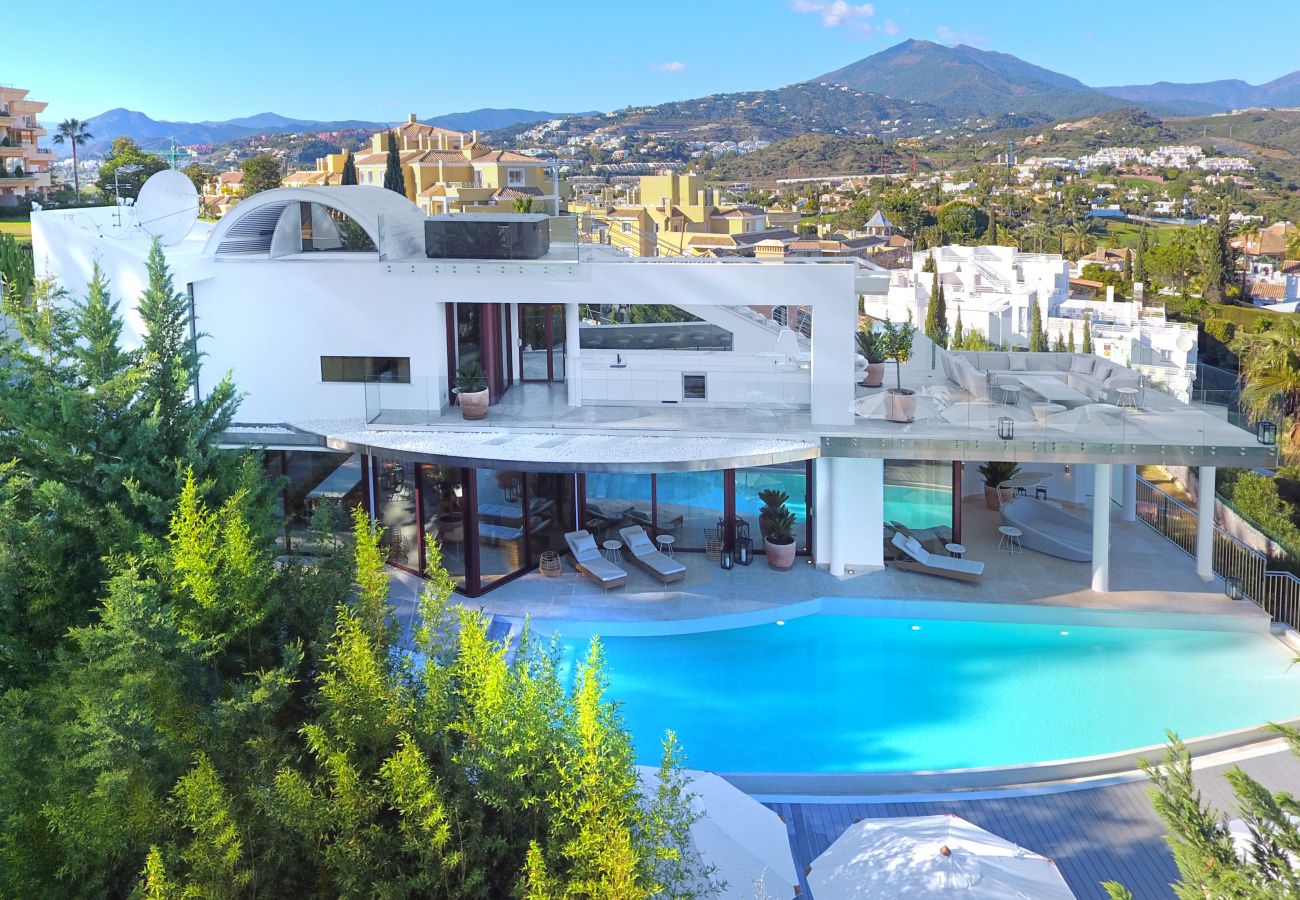 Villa in Marbella -  Villa Blanca (R2835011)