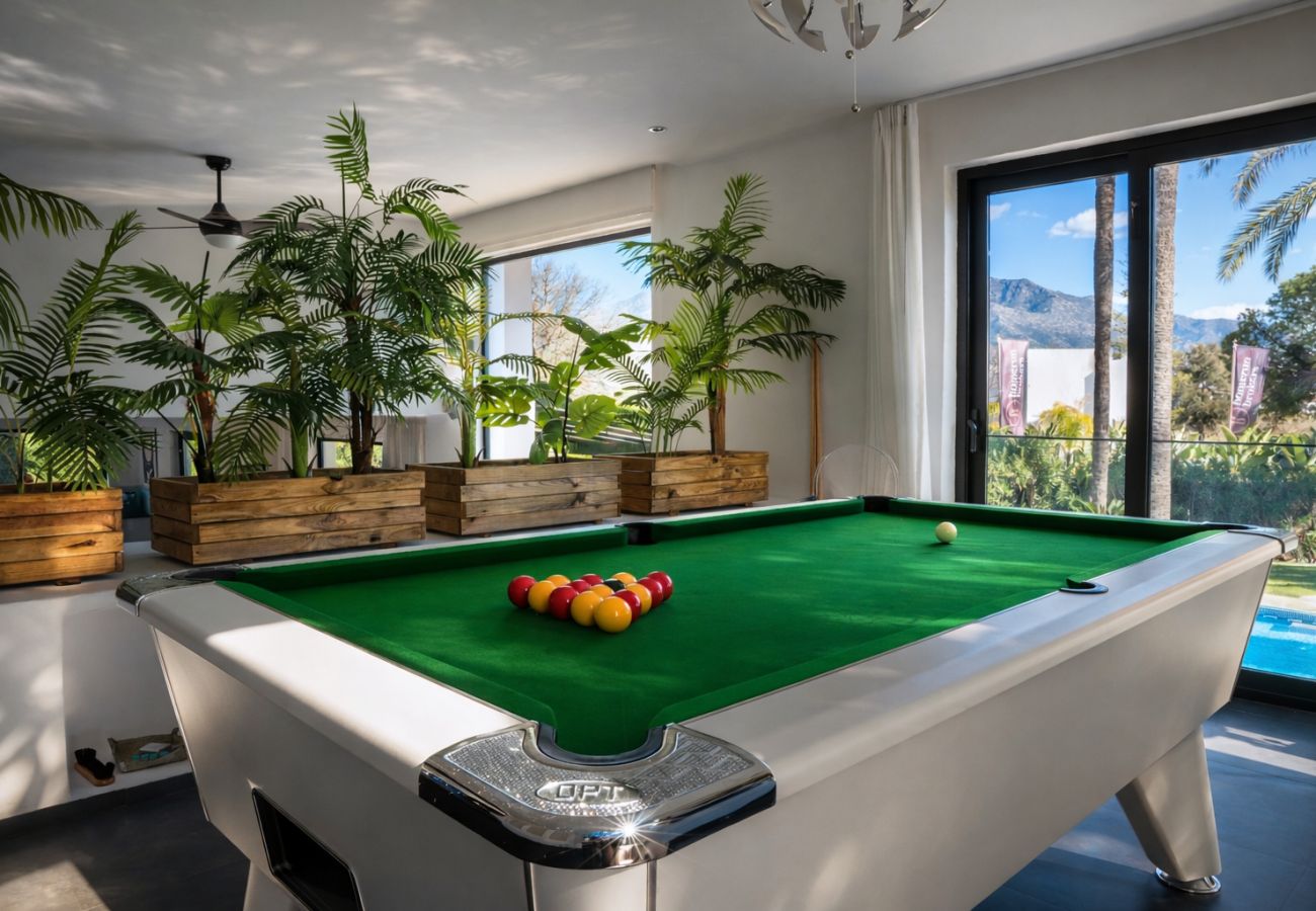 Villa in Nueva andalucia -  Villa Karma (R2132993)