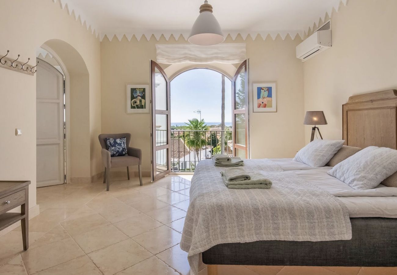 Villa in Marbella -  Villa La Mansion (R2508653)