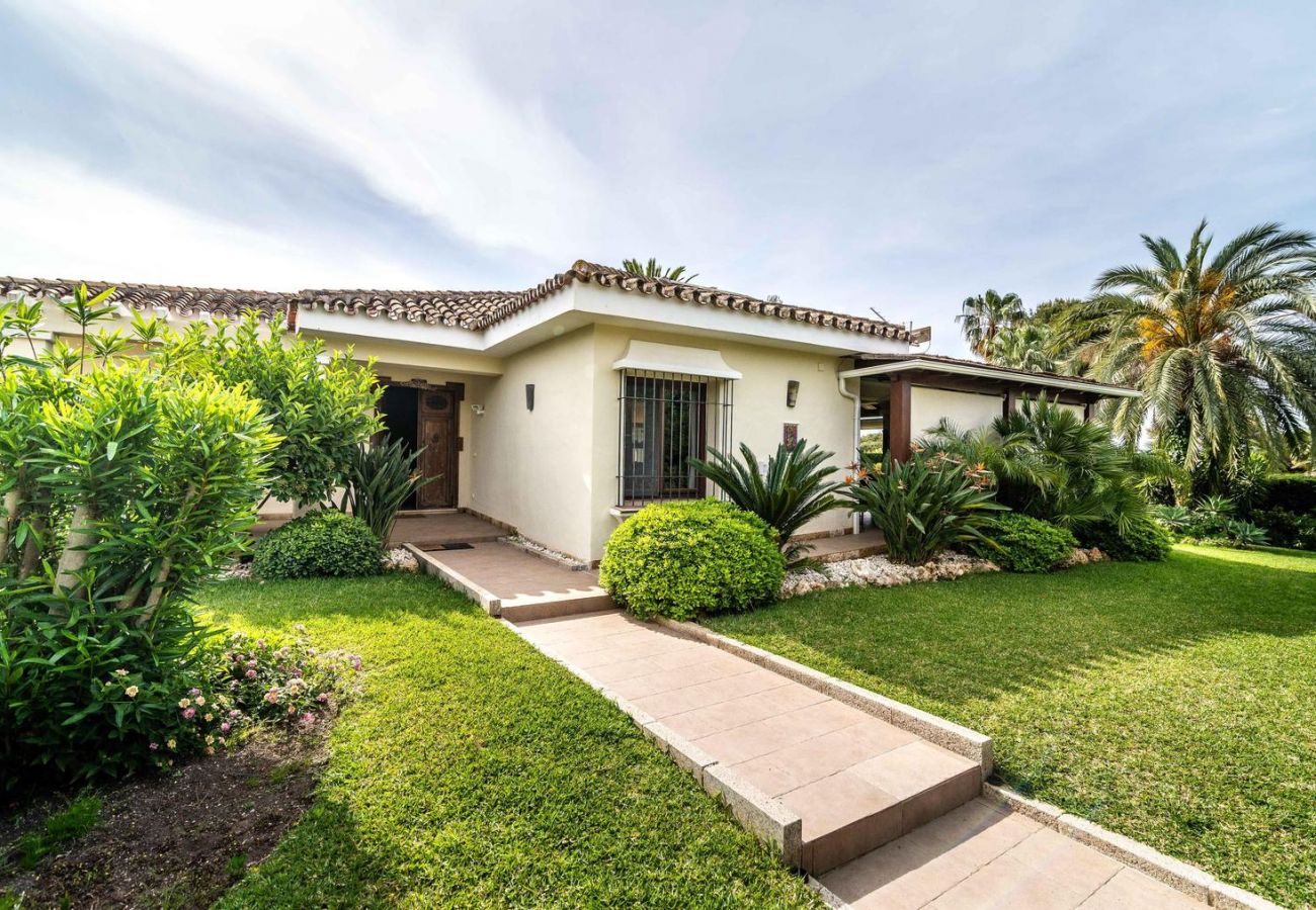Villa in Mijas Costa -  Villa Lucia (R2149486)